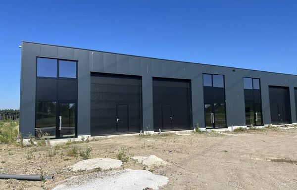 Industrieel gebouw te huur in Dilsen-Stokkem