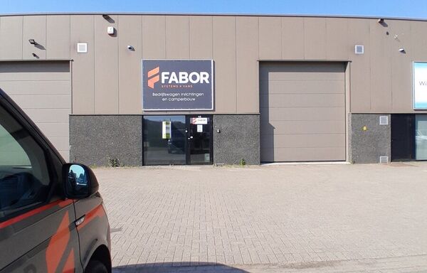 Industrieel gebouw te huur in Dilsen-Stokkem