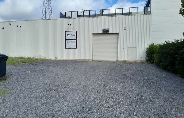 Industrieel gebouw te huur in Dilsen-Stokkem