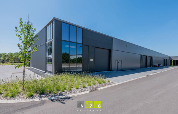 Industrieel gebouw te huur in Maaseik