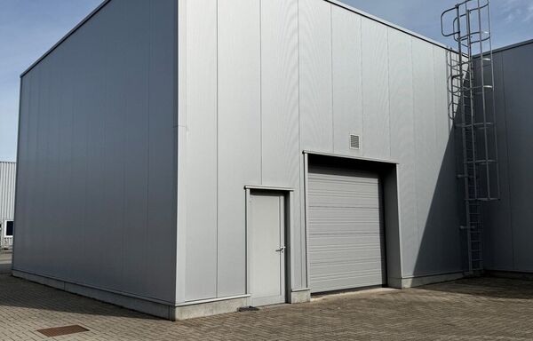 Industrieel gebouw te huur in Opglabbeek
