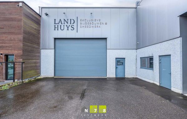 Industrieel gebouw te koop in Bree