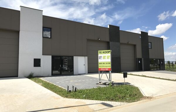 Industrieel gebouw te koop in Dilsen-Stokkem