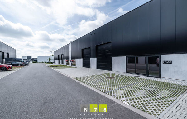 Industrieel gebouw te koop in Genk
