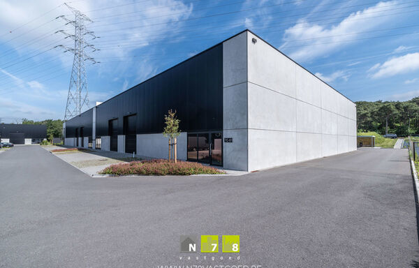 Industrieel gebouw te koop in Genk