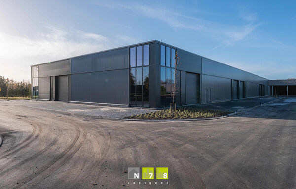 Industrieel gebouw te koop in Maaseik