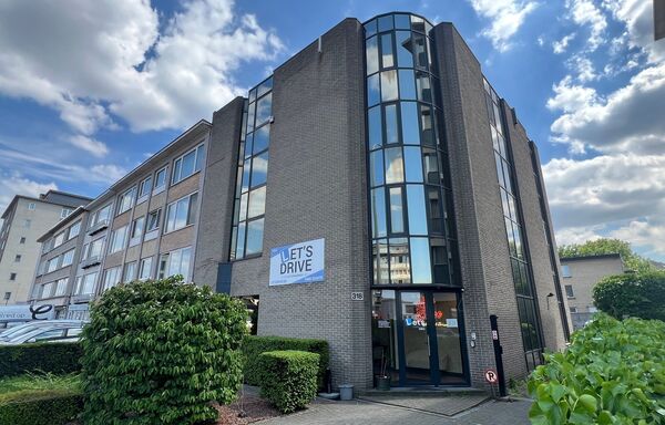 Kantoorgebouw te koop in Antwerpen