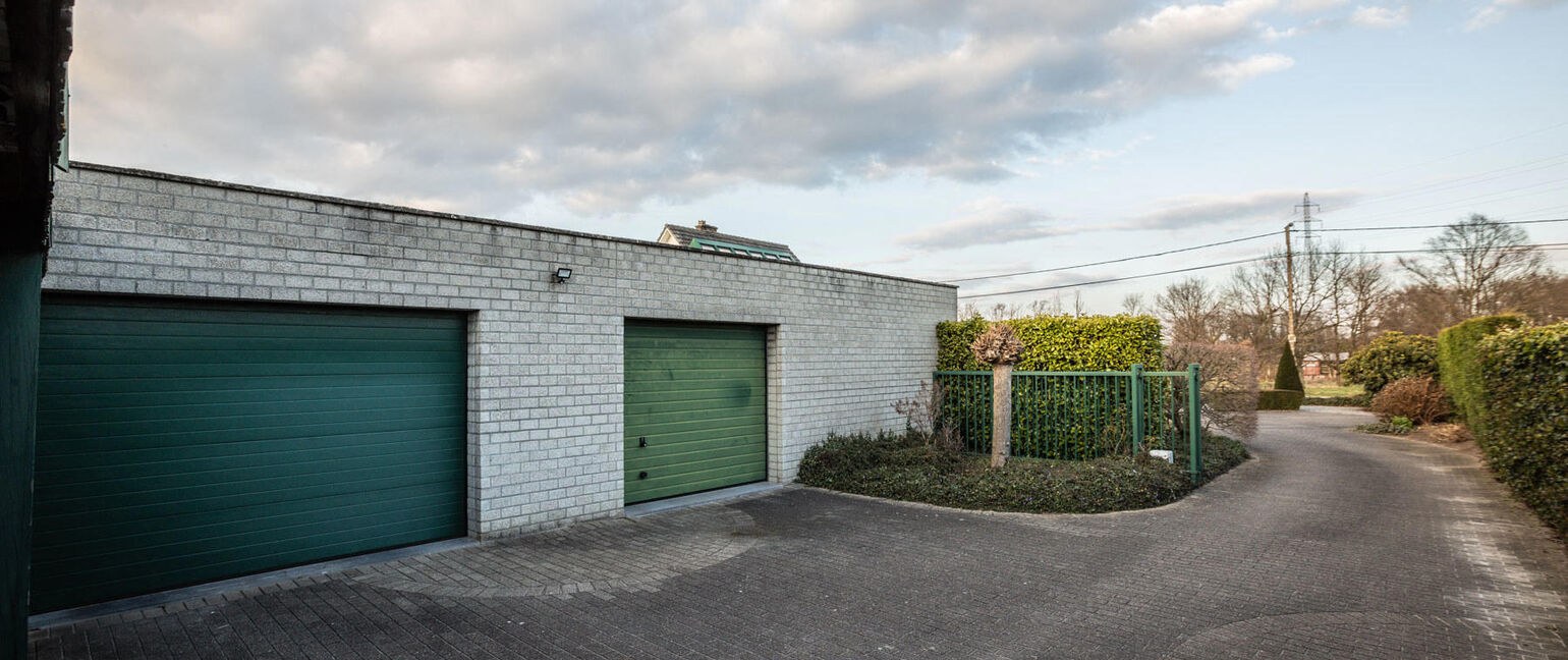 Bedrijfsgebouw te koop in Dilsen-Stokkem