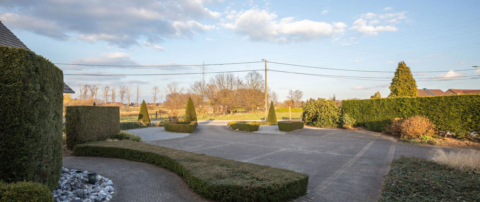 Bedrijfsgebouw te koop in Dilsen-Stokkem