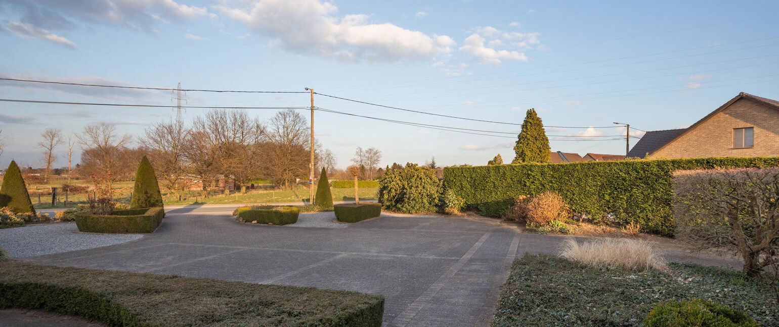 Bedrijfsgebouw te koop in Dilsen-Stokkem