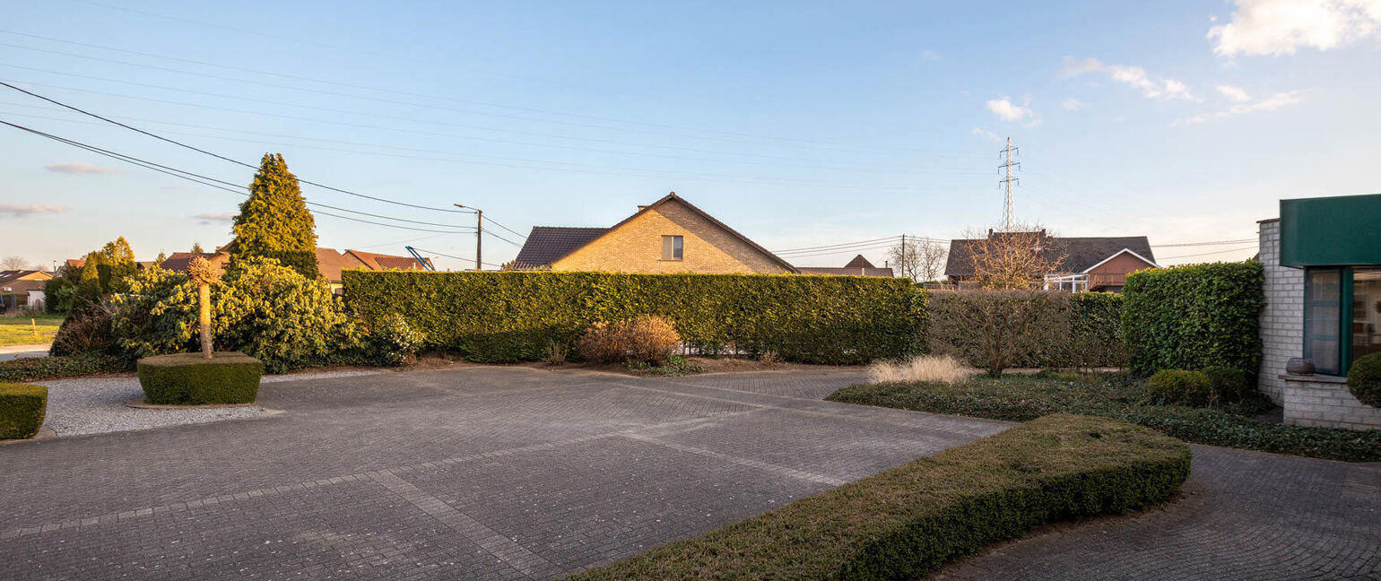 Bedrijfsgebouw te koop in Dilsen-Stokkem