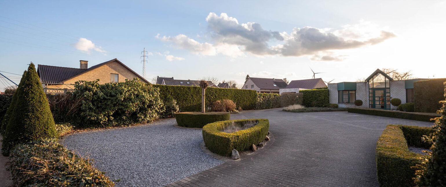 Bedrijfsgebouw te koop in Dilsen-Stokkem