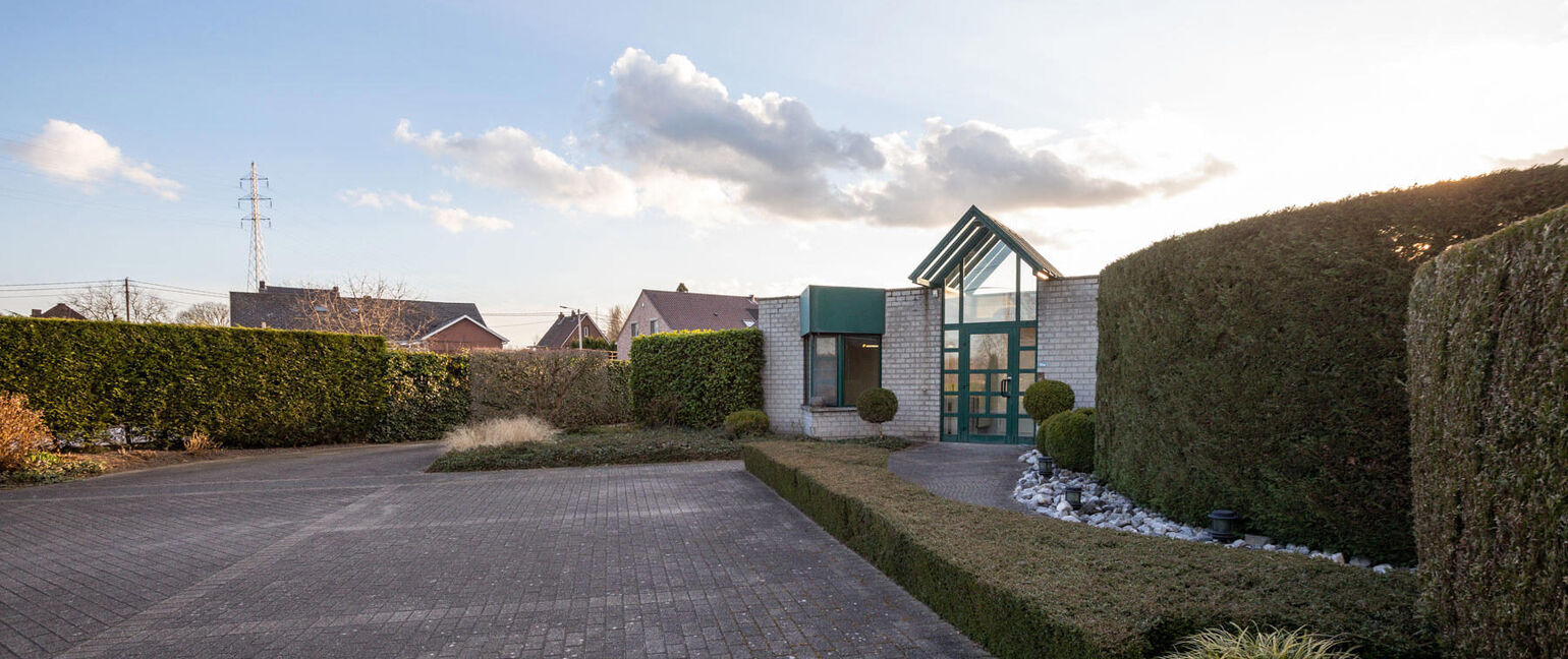 Bedrijfsgebouw te koop in Dilsen-Stokkem