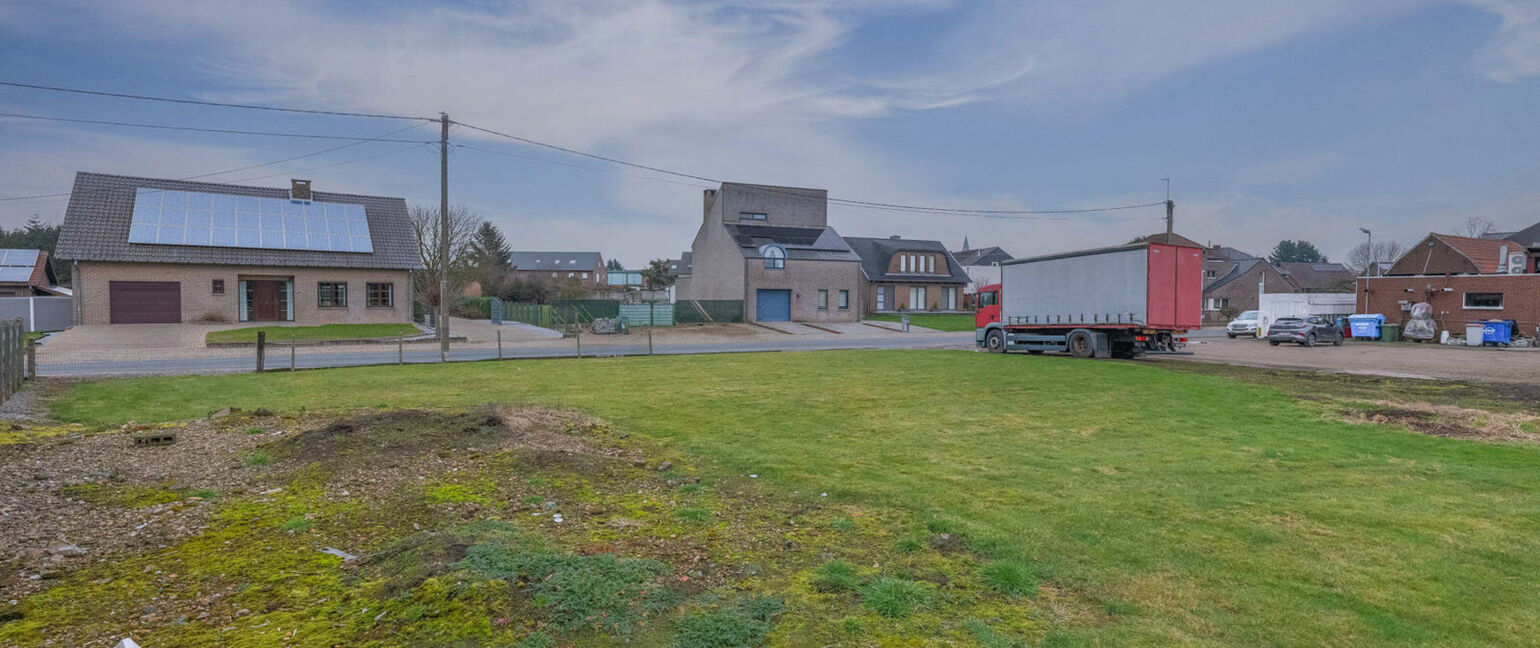 Bouwgrond te koop in Dilsen-Stokkem