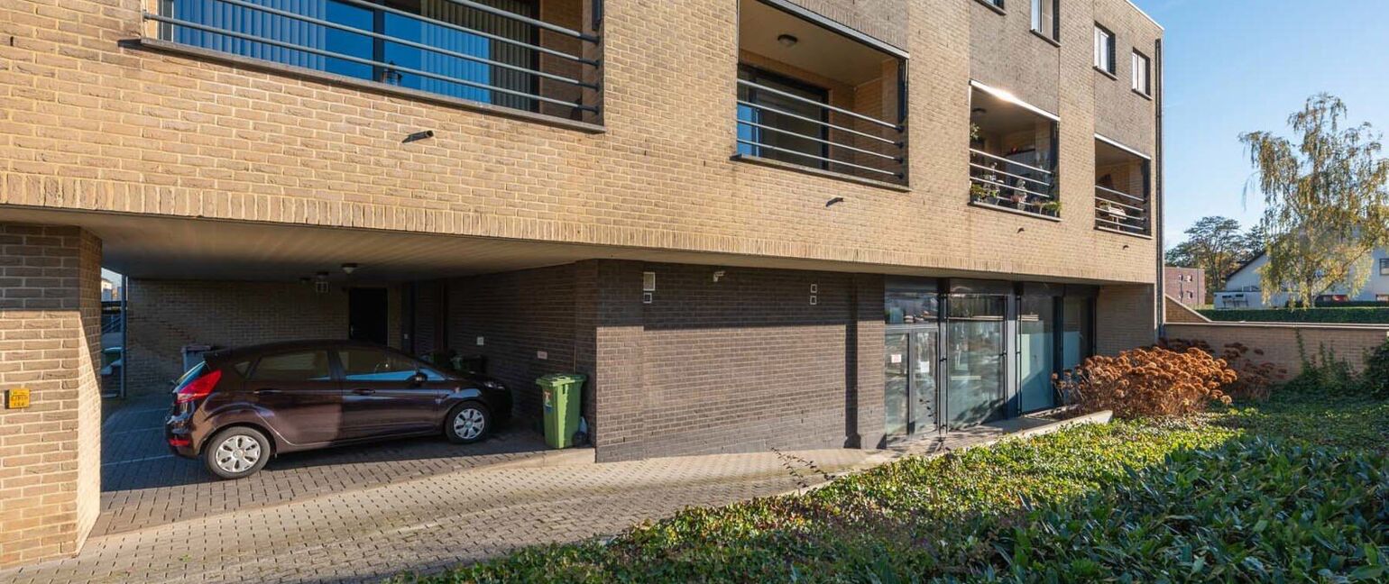 Commercieel gelijkvloers te huur in Dilsen-Stokkem