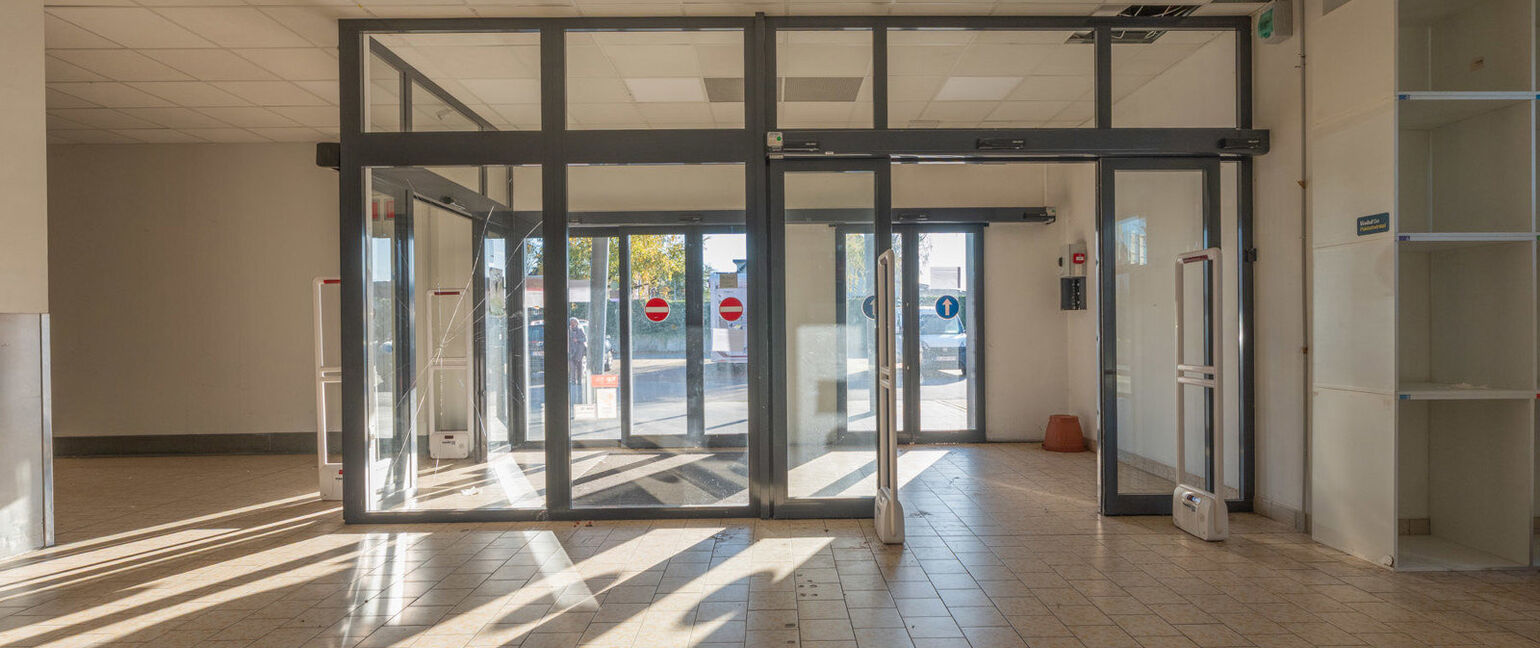 Commercieel gelijkvloers te koop in Dilsen-Stokkem