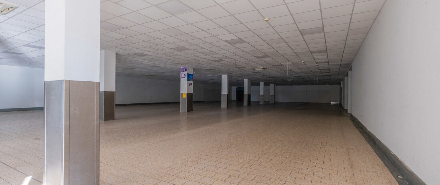 Commercieel gelijkvloers te koop in Dilsen-Stokkem