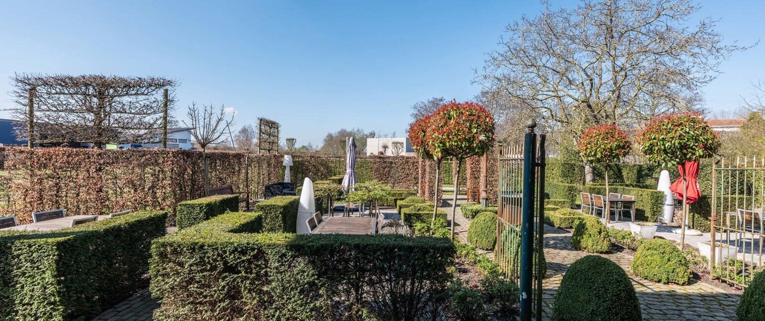 Gebouw voor gemengd gebruik te koop in Bree