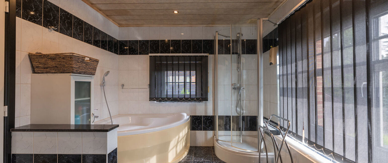 Gebouw voor gemengd gebruik te koop in Dilsen-Stokkem