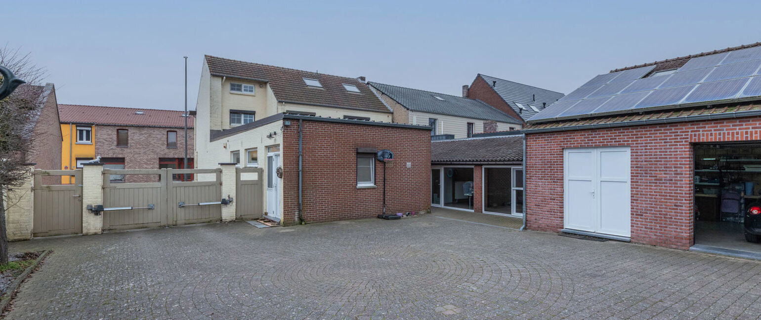 Gebouw voor gemengd gebruik te koop in Dilsen-Stokkem