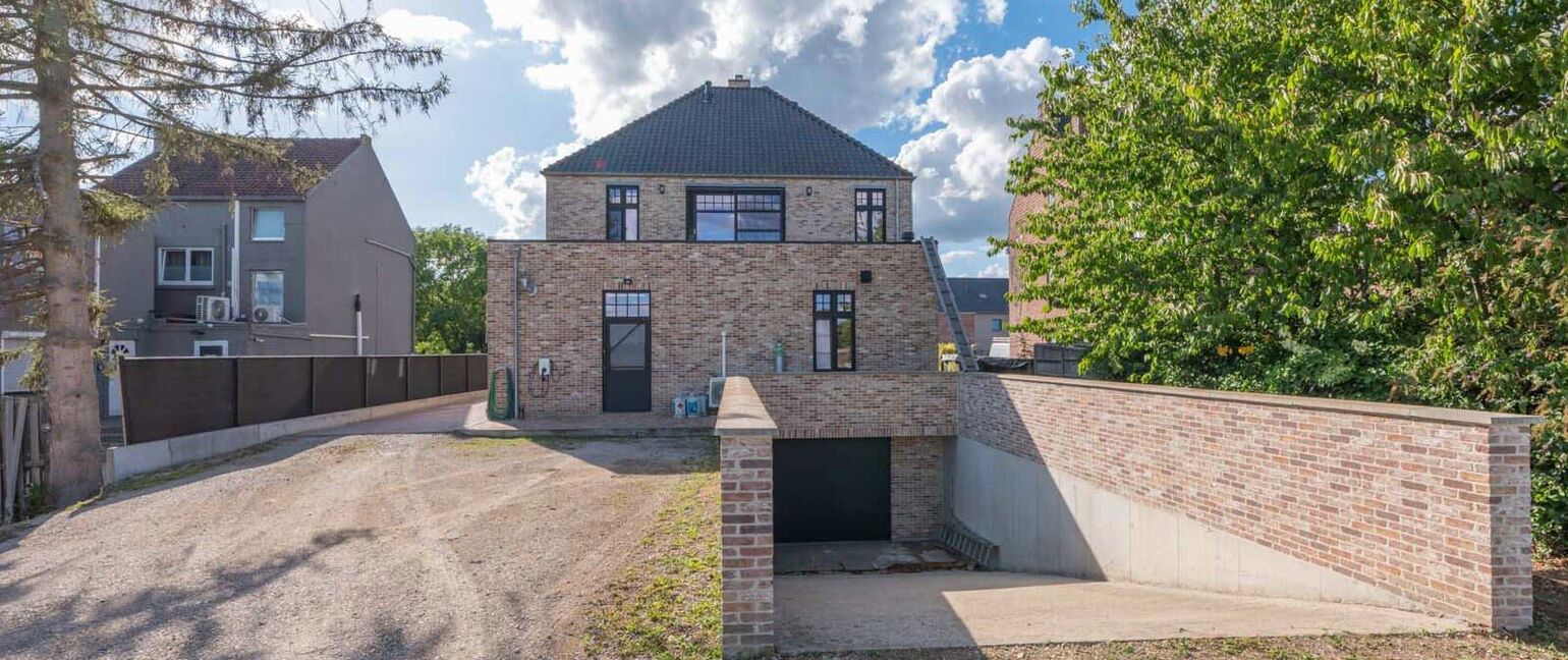 Gebouw voor gemengd gebruik te koop in Dilsen-Stokkem