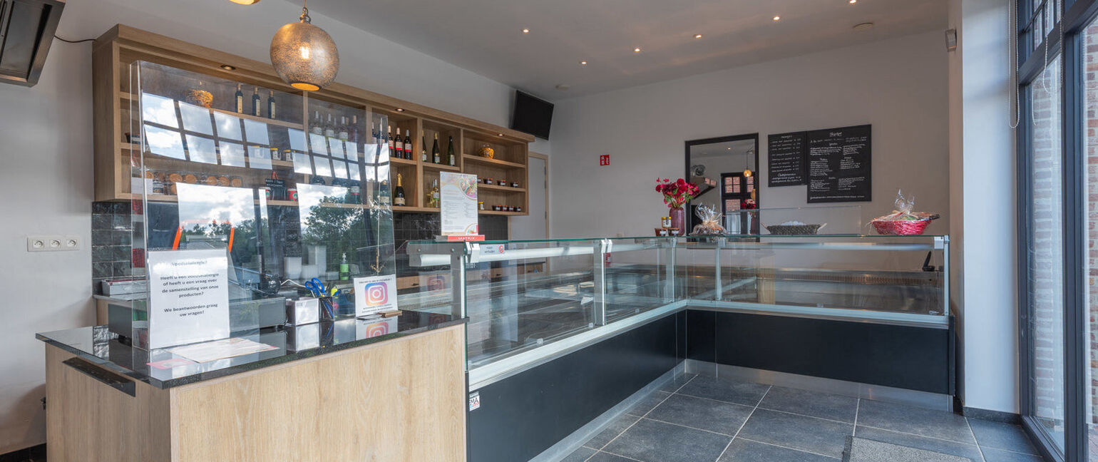 Gebouw voor gemengd gebruik te koop in Dilsen-Stokkem