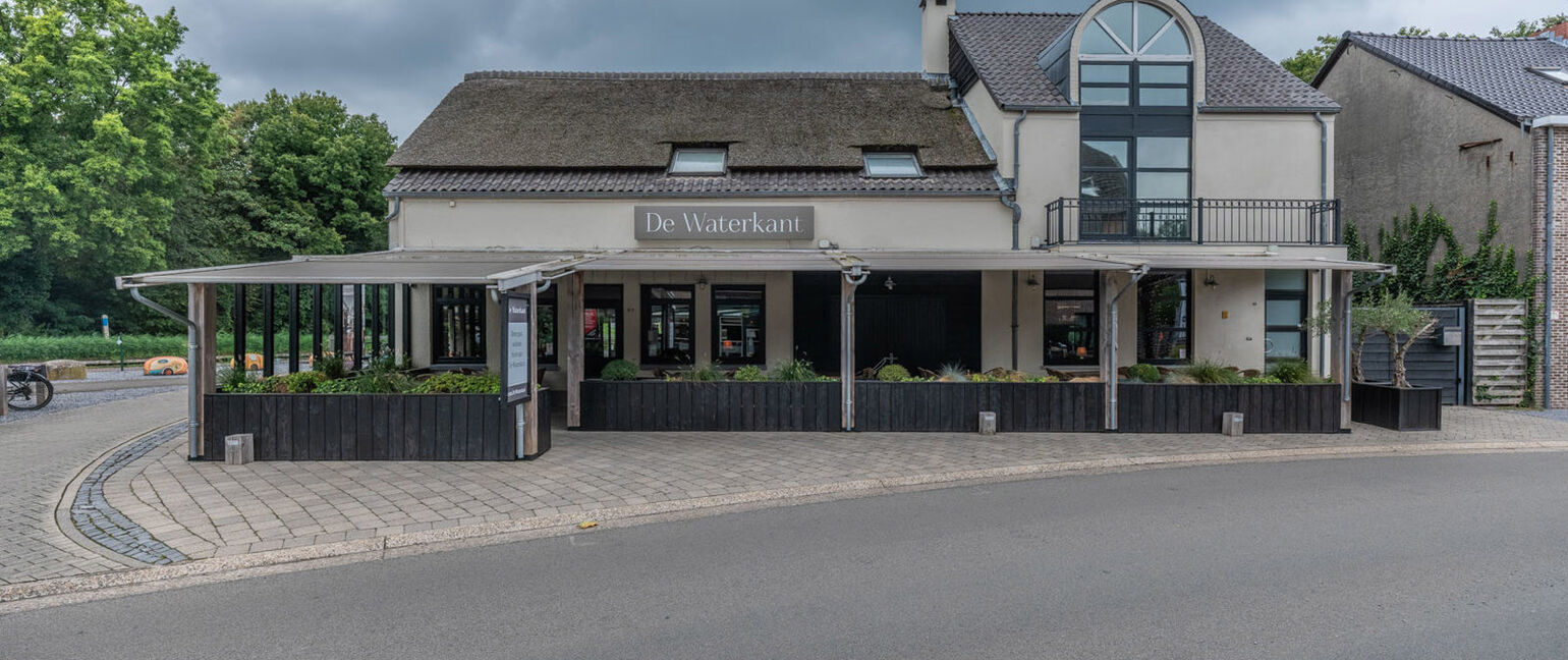 Gebouw voor gemengd gebruik te koop in Lommel
