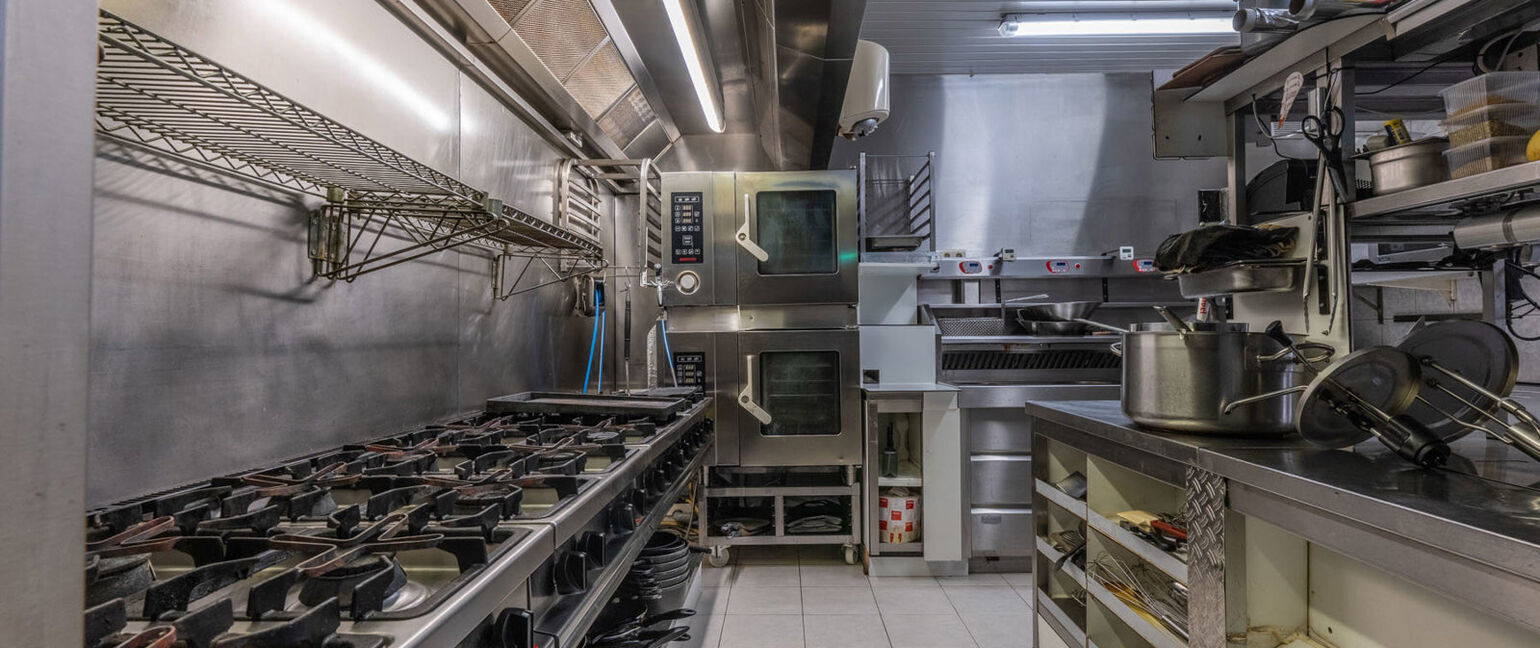 Gebouw voor gemengd gebruik te koop in Lommel