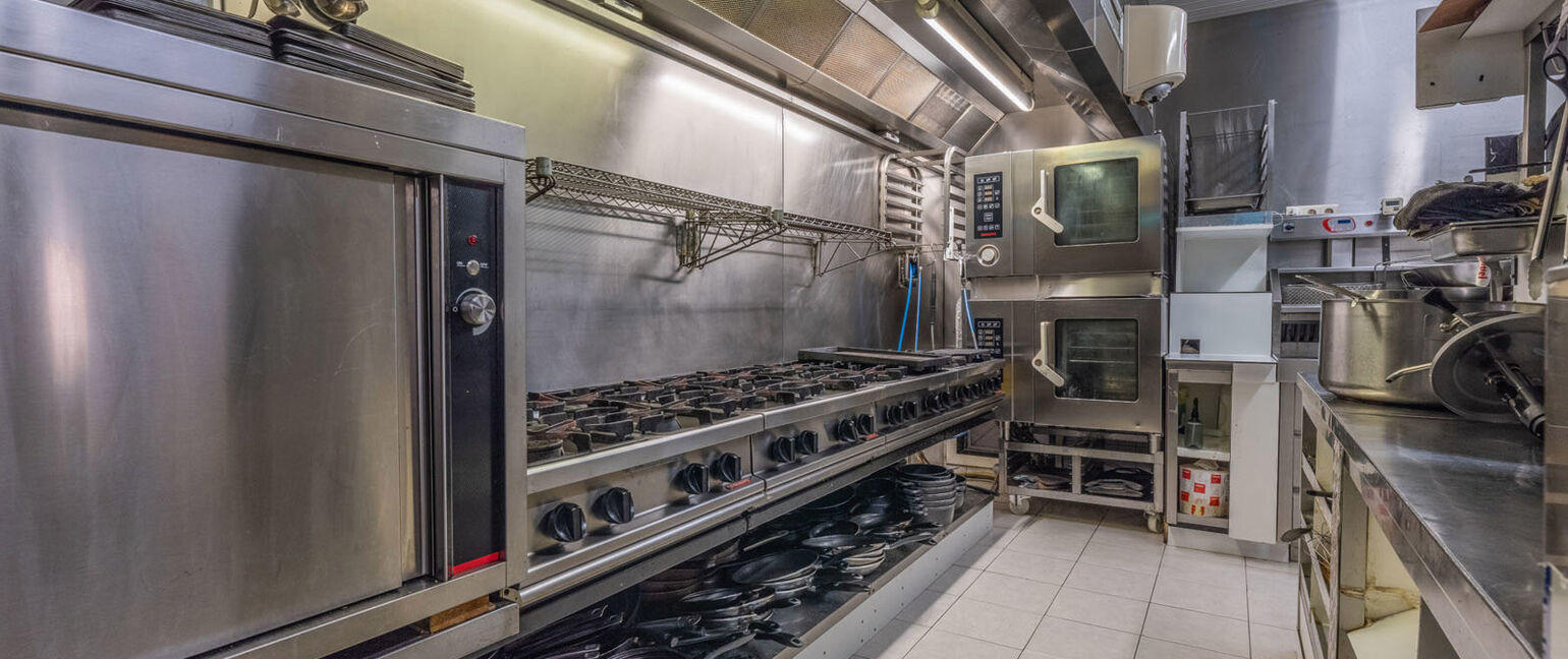 Gebouw voor gemengd gebruik te koop in Lommel