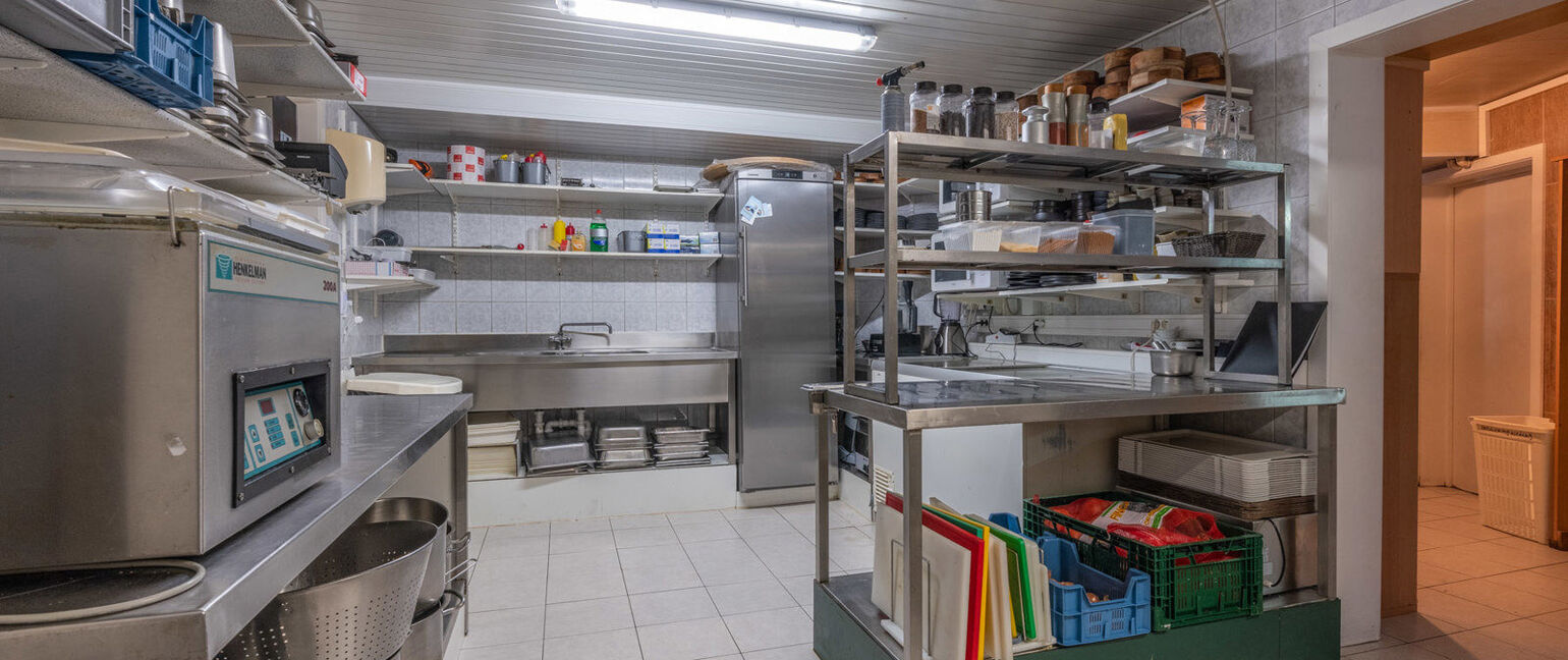 Gebouw voor gemengd gebruik te koop in Lommel