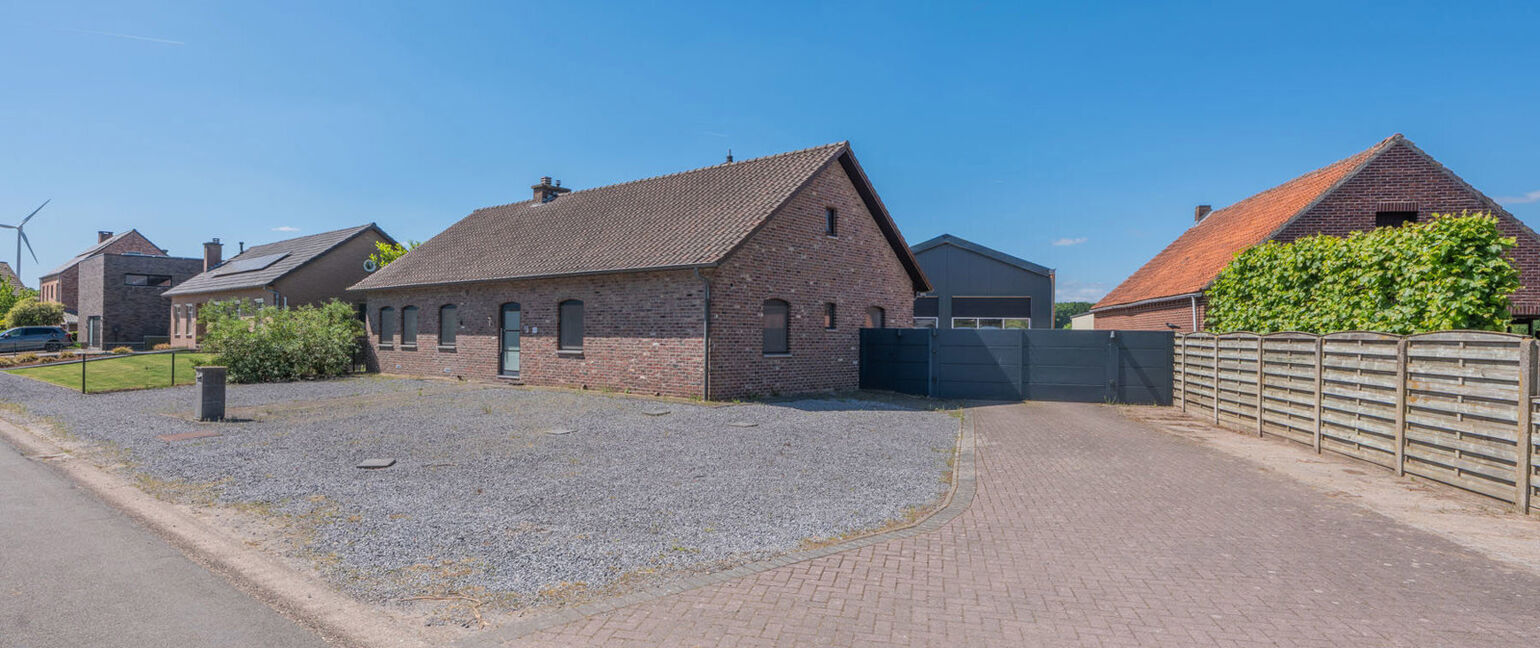 Gebouw voor gemengd gebruik te koop in Maaseik