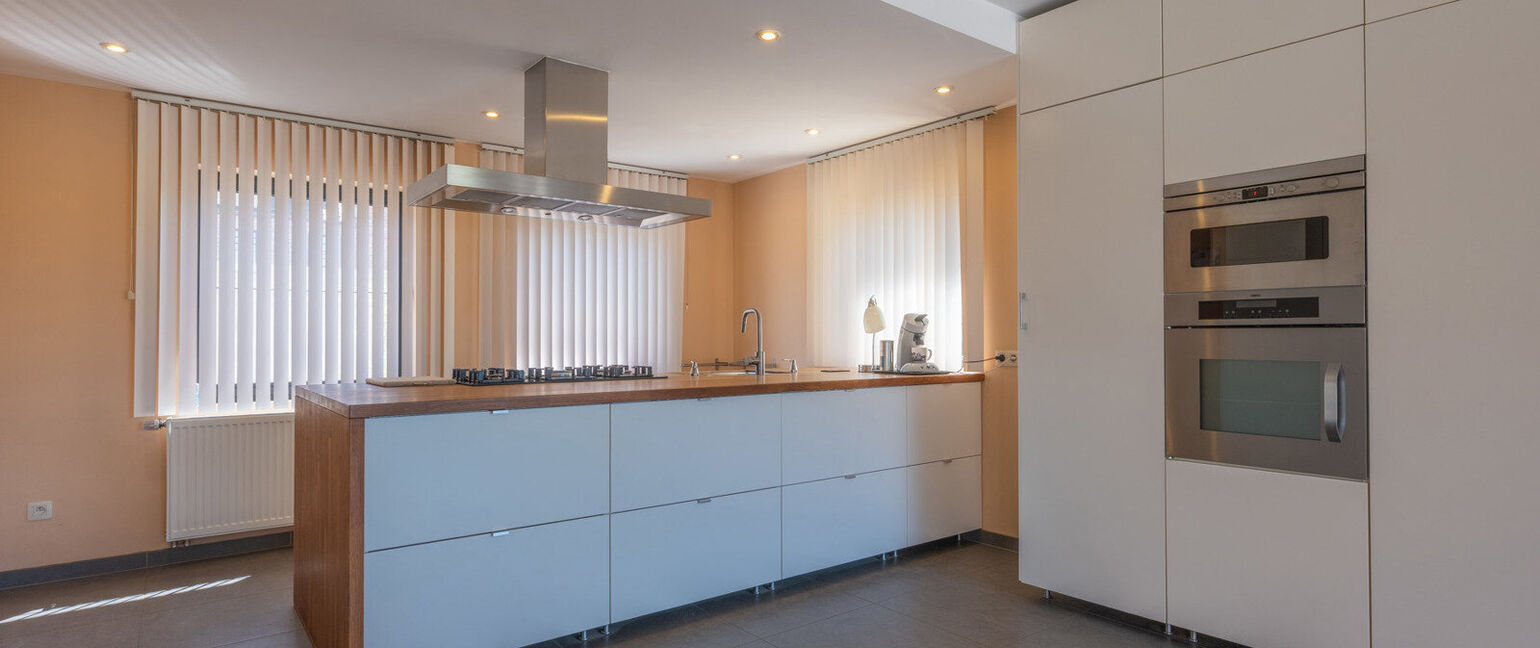 Gebouw voor gemengd gebruik te koop in Maaseik