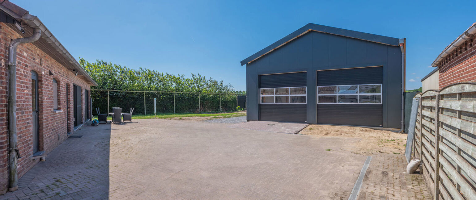 Gebouw voor gemengd gebruik te koop in Maaseik