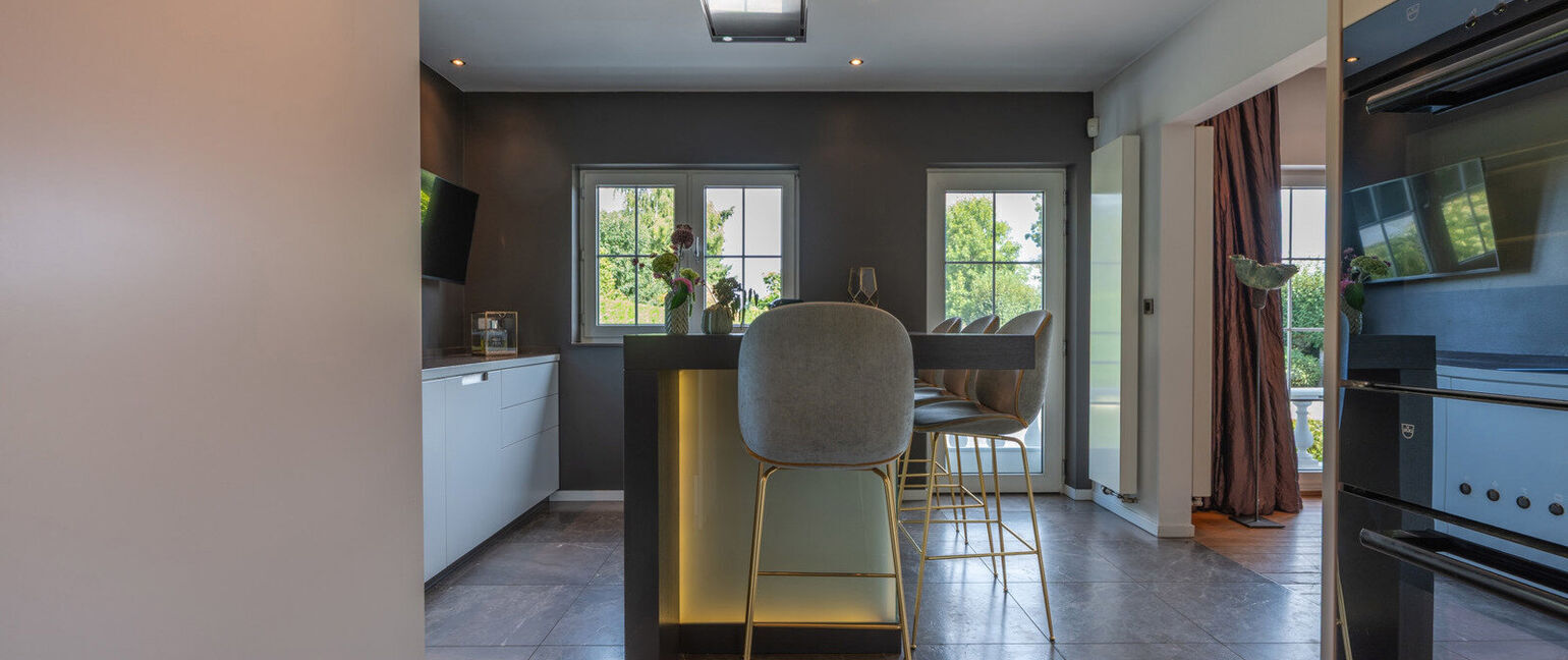 Gebouw voor gemengd gebruik te koop in Maaseik