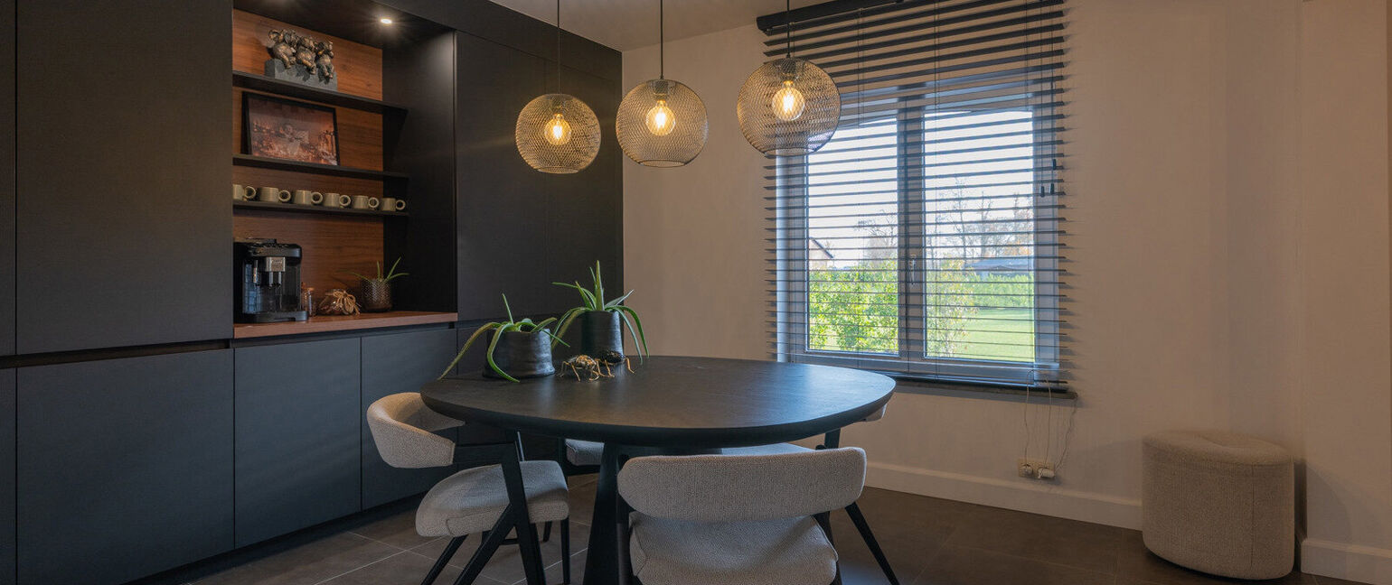 Gebouw voor gemengd gebruik te koop in Maaseik