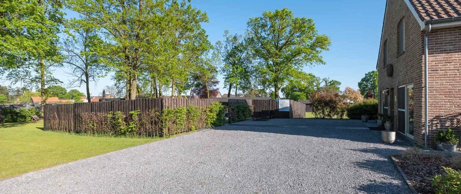 Gebouw voor gemengd gebruik te koop in Maaseik