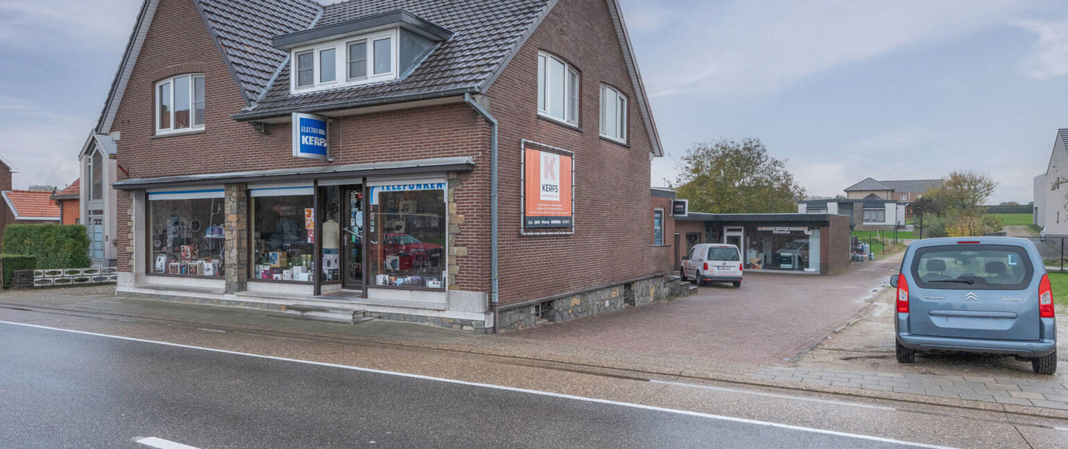 Gebouw voor gemengd gebruik te koop in Meeuwen-Gruitrode