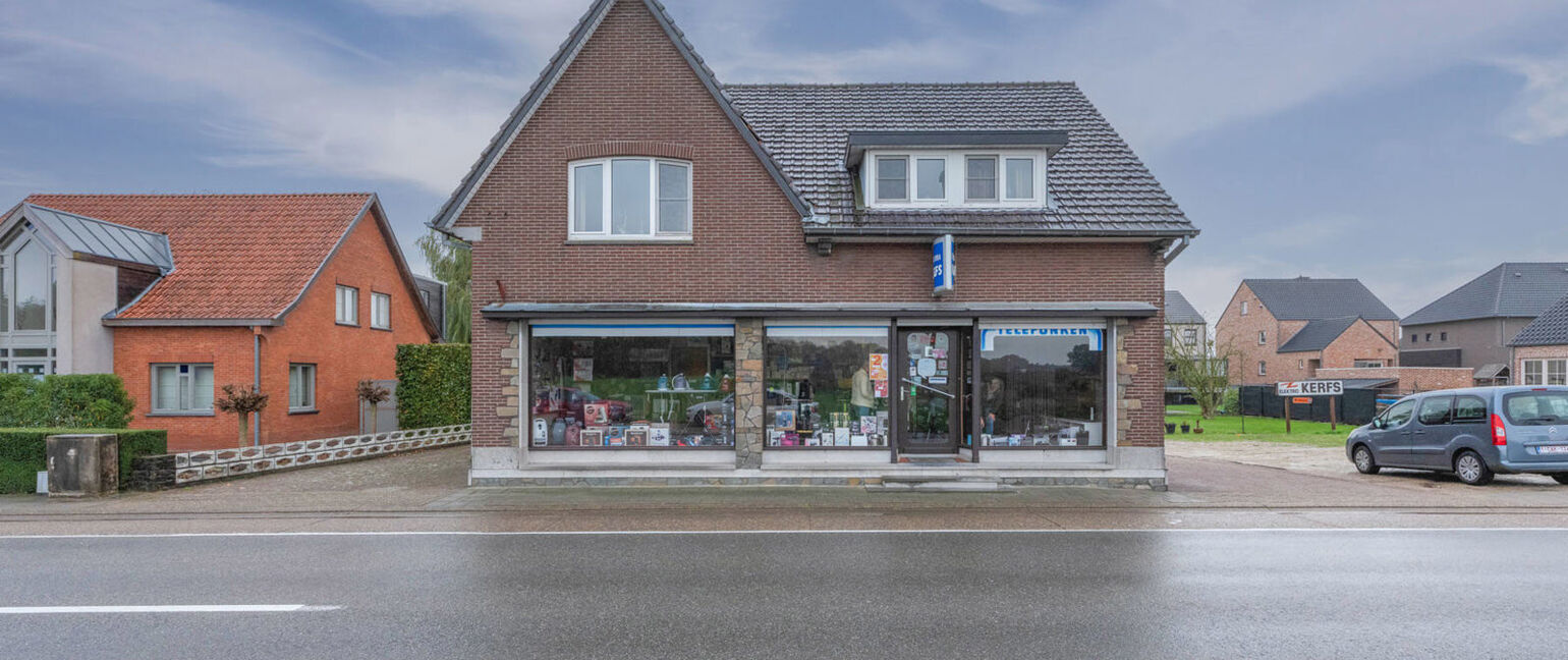 Gebouw voor gemengd gebruik te koop in Oudsbergen