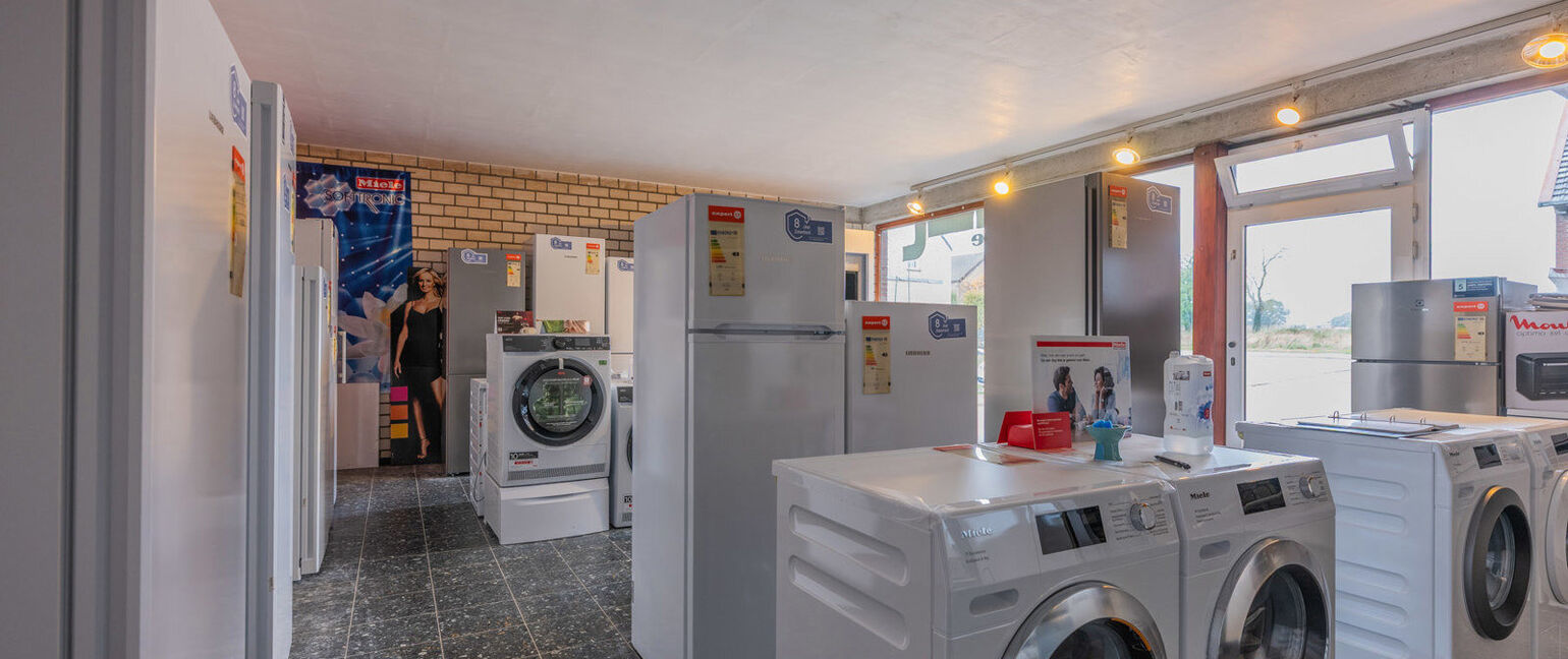 Gebouw voor gemengd gebruik te koop in Oudsbergen