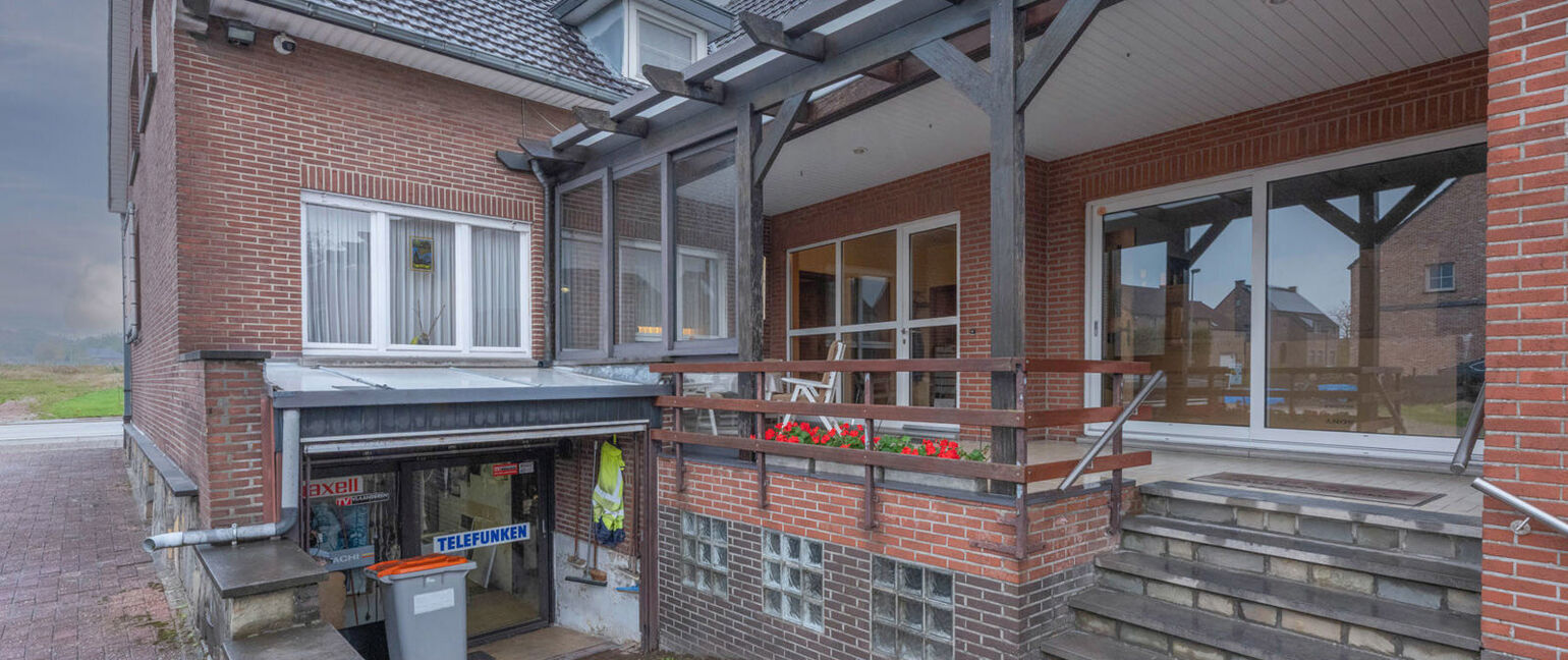 Gebouw voor gemengd gebruik te koop in Oudsbergen
