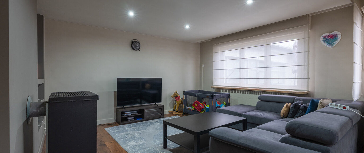 Gebouw voor gemengd gebruik te koop in Oudsbergen