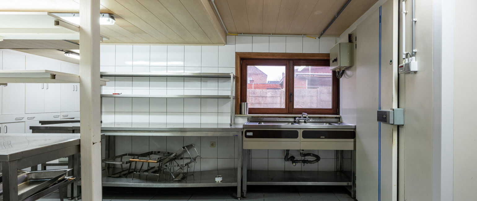 Gebouw voor gemengd gebruik te koop in Oudsbergen