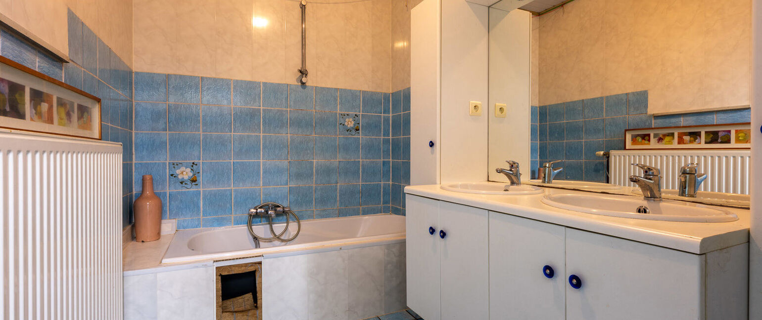 Gebouw voor gemengd gebruik te koop in Oudsbergen