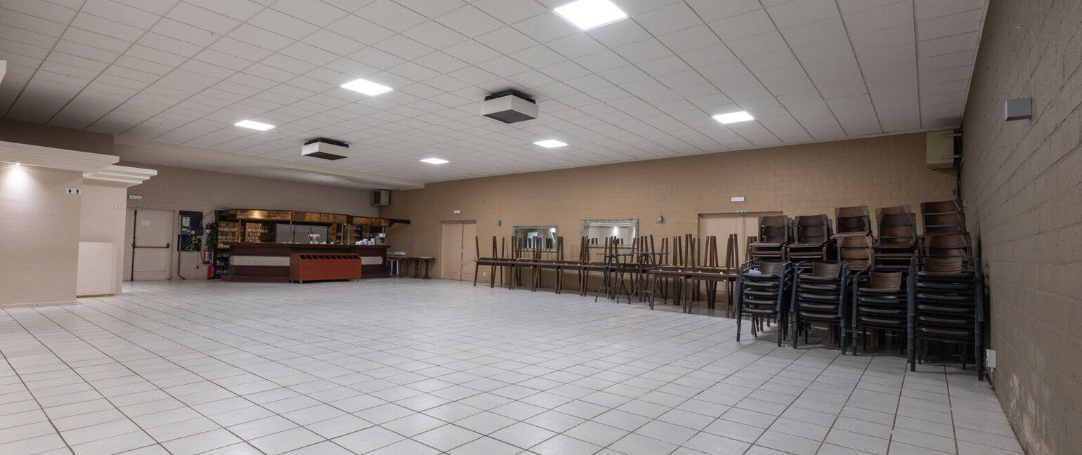 Gebouw voor gemengd gebruik te koop in Oudsbergen