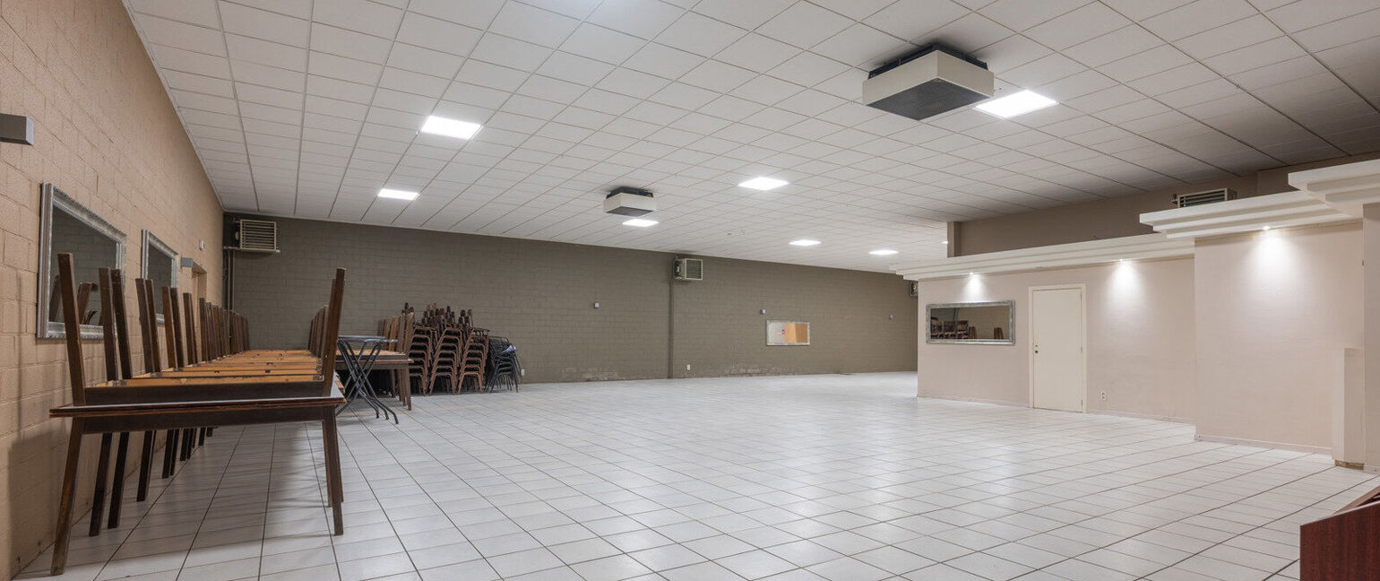 Gebouw voor gemengd gebruik te koop in Oudsbergen