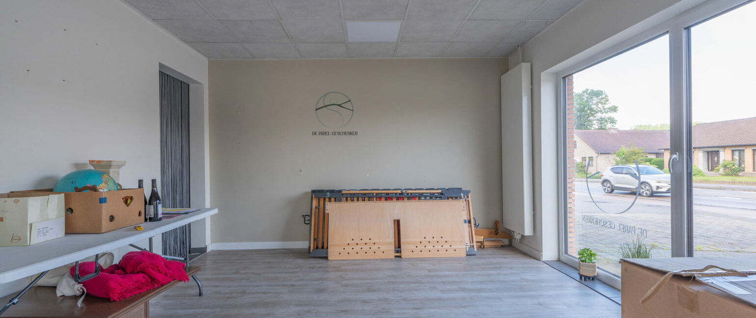 Gebouw voor gemengd gebruik te koop in Oudsbergen