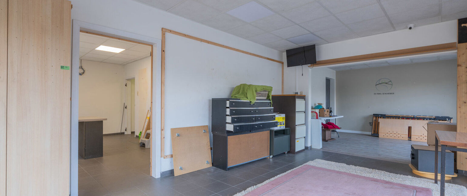 Gebouw voor gemengd gebruik te koop in Oudsbergen