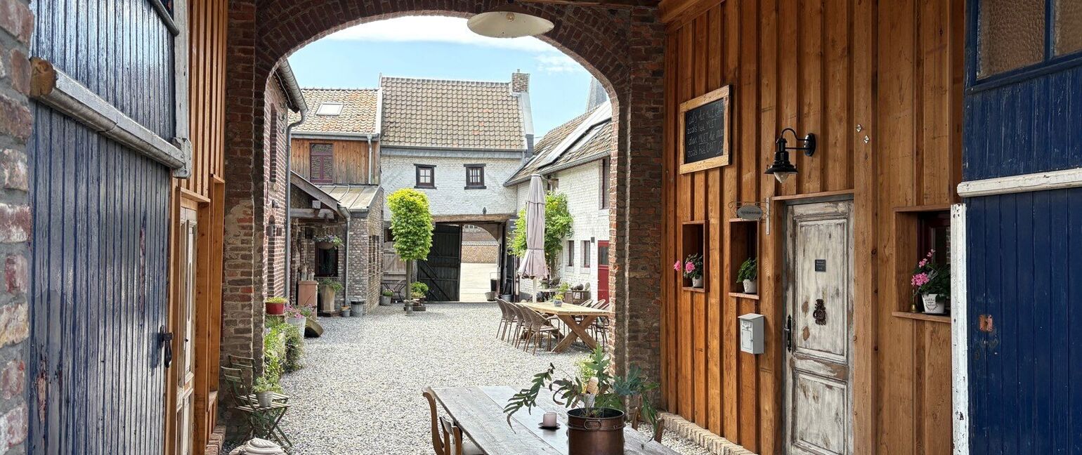 Gebouw voor gemengd gebruik te koop in Voeren