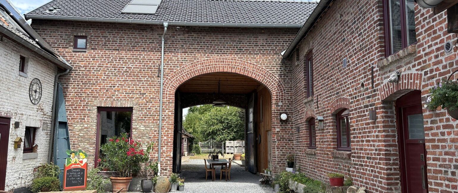 Gebouw voor gemengd gebruik te koop in Voeren