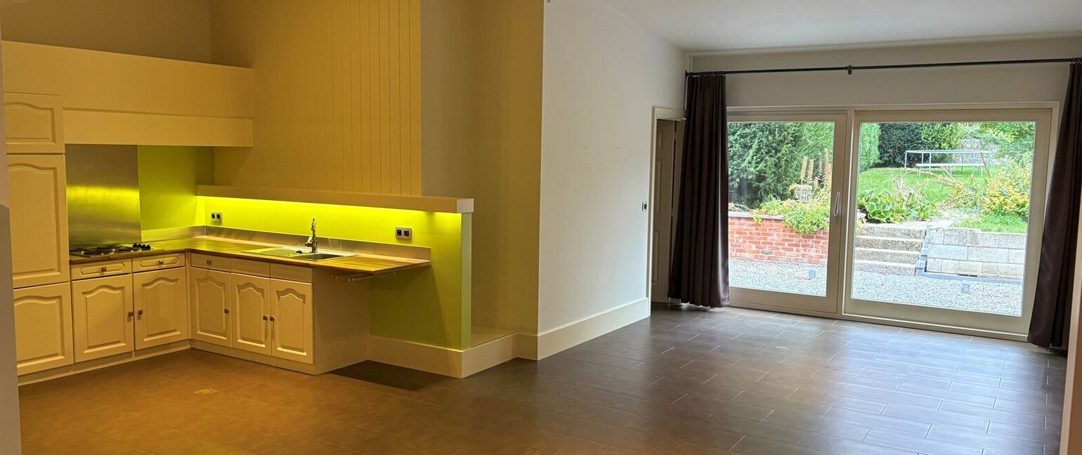 Gelijkvloerse verd. + tuin te koop in Heers